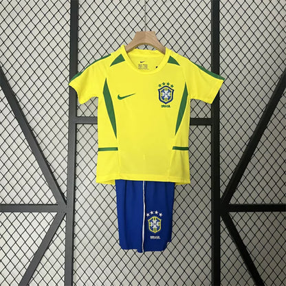 Kit Infantil Brasil Retrô 2002 Amarelo Penta Campeão
