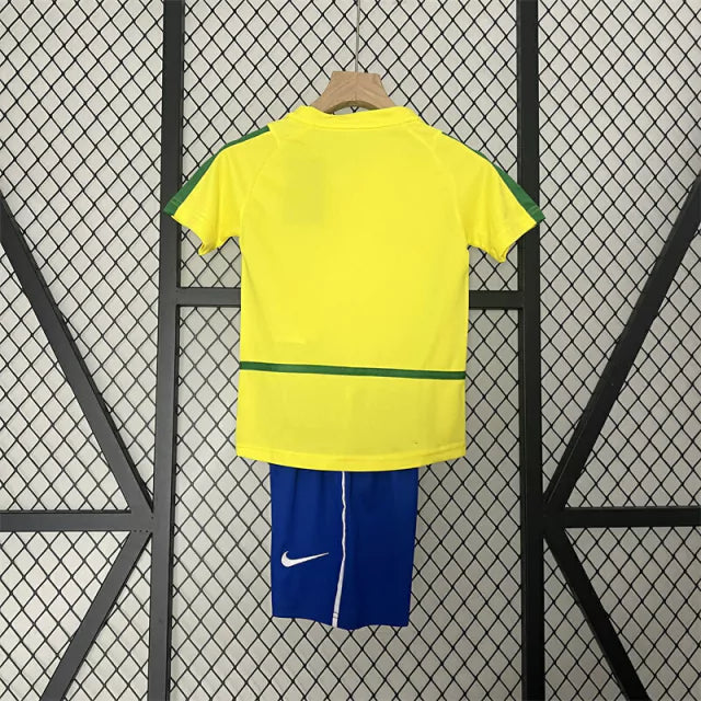 Kit Infantil Brasil Retrô 2002 Amarelo Penta Campeão