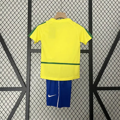 Kit Infantil Brasil Retrô 2002 Amarelo Penta Campeão