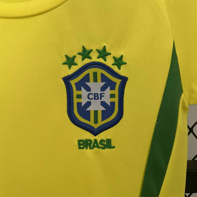Kit Infantil Brasil Retrô 2002 Amarelo Penta Campeão